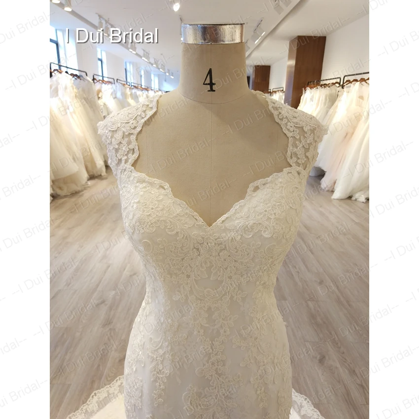 Caps Sleeve Keyhole Back Sheath Wedding Dress New Design Classic Bridal Gown