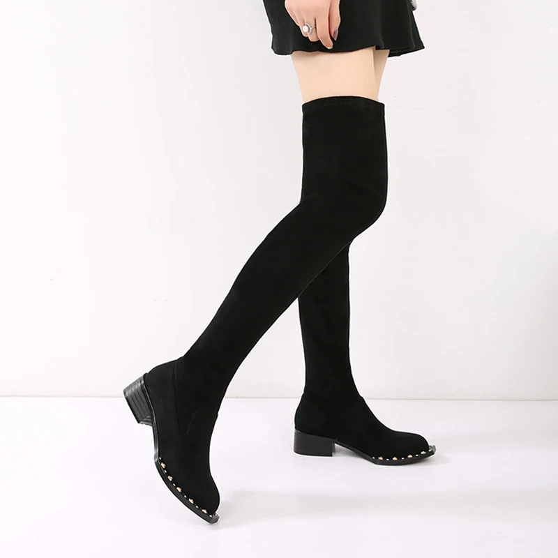 Женские высокие сапоги до бедра зимние бархатные на массивном каблуке с