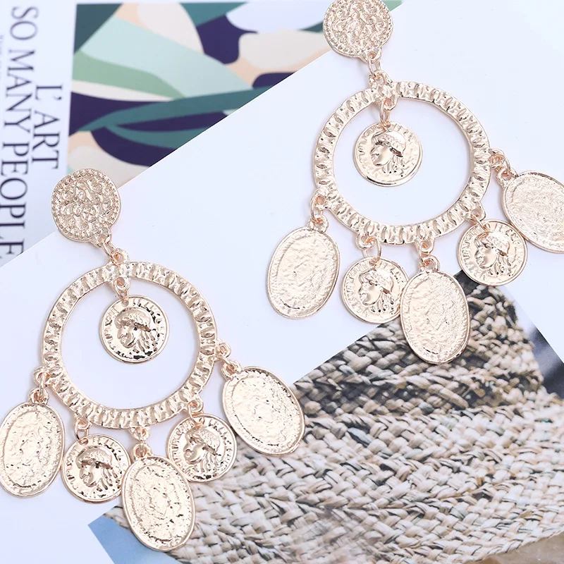 Серьги-подвески золотистые в вечерние ле барокко 2019 | Украшения и аксессуары