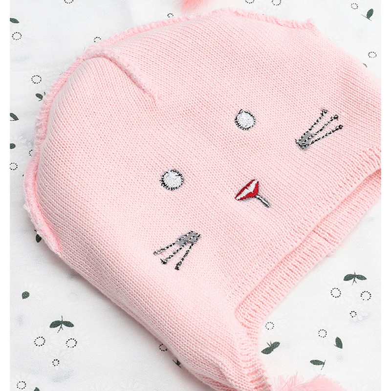 Детская шапка бини зимняя для девочек осенняя вязаная теплая с розовым Кроликом