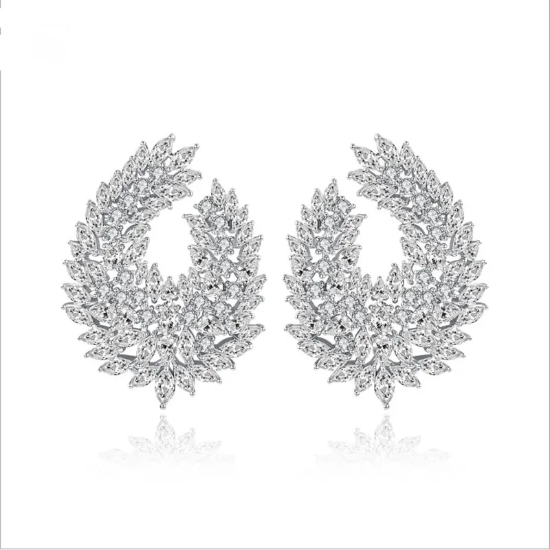 Роскошные женские серьги-гвоздики с белыми кристаллами ААА пикантные