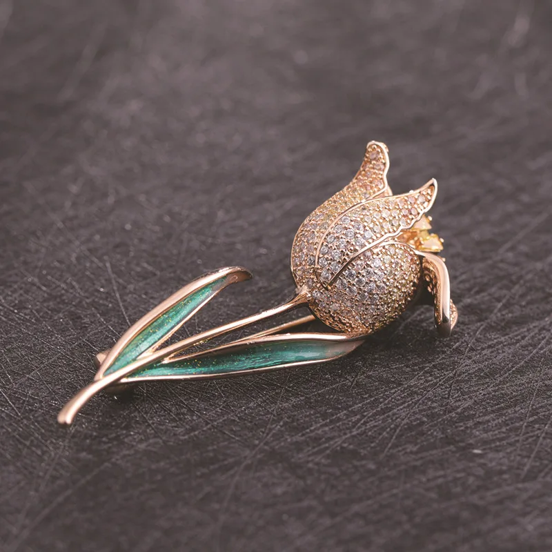 

High quality large rose hollow and zircon Brooch