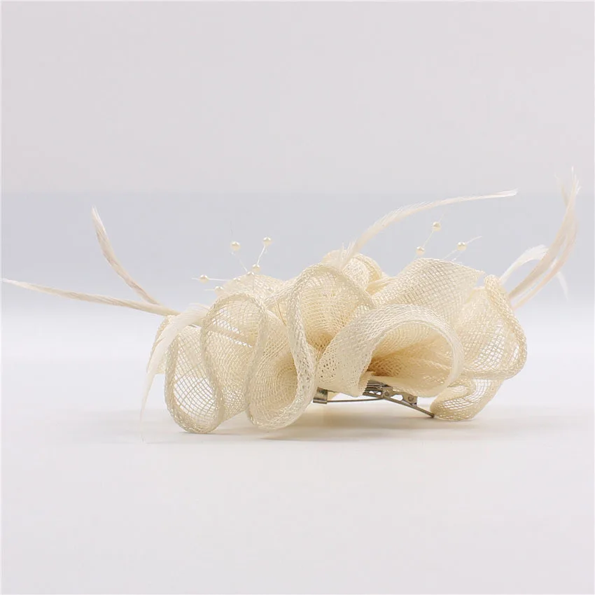 Леди Герл Свадебный головной убор с нитями, пером и брошью на зажиме SFB7079 96 штук/лот