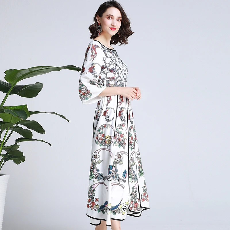 Женское длинное платье до середины икры с милым принтом и рукавом три четверти