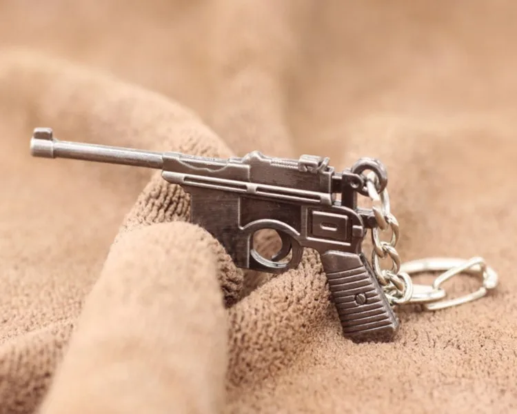 10 стилей пистолет оружие брелок ретро мини AUG AK47 винтовка револьвер Танк пистолет металлический брелок для унисекс крутые подарки модные ювелирные изделия