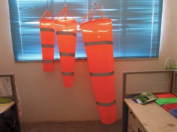 Флуоресцентная ветрозащитная лотка | Безопасность и защита