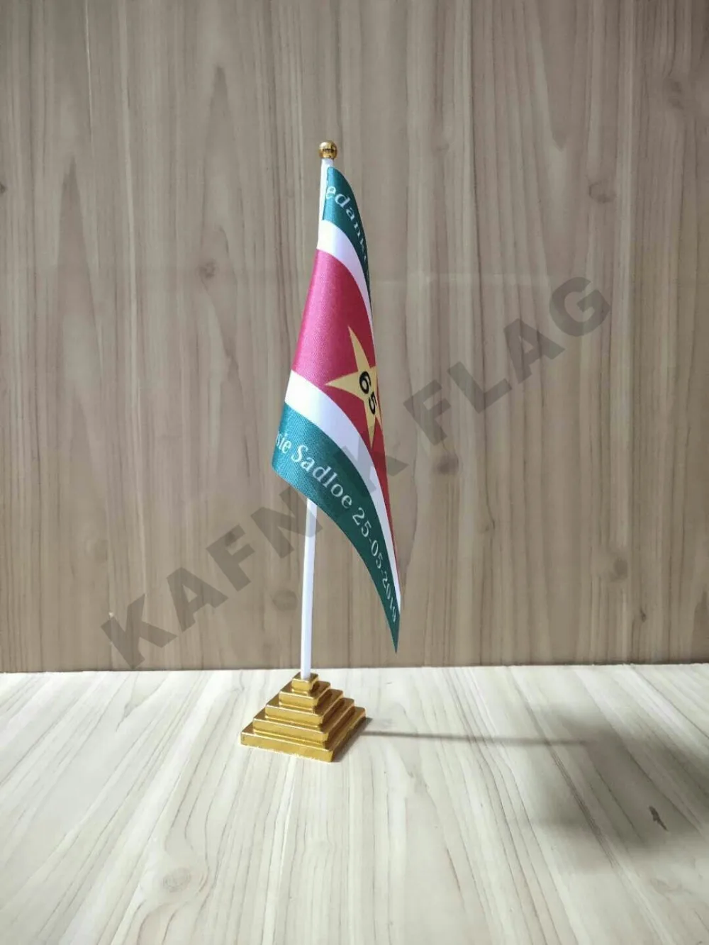 

KAFNIK,100pcs a lot Custom suriname table desk flag banner 14*21cm flag /Plastic flags for your choice ,free shipping