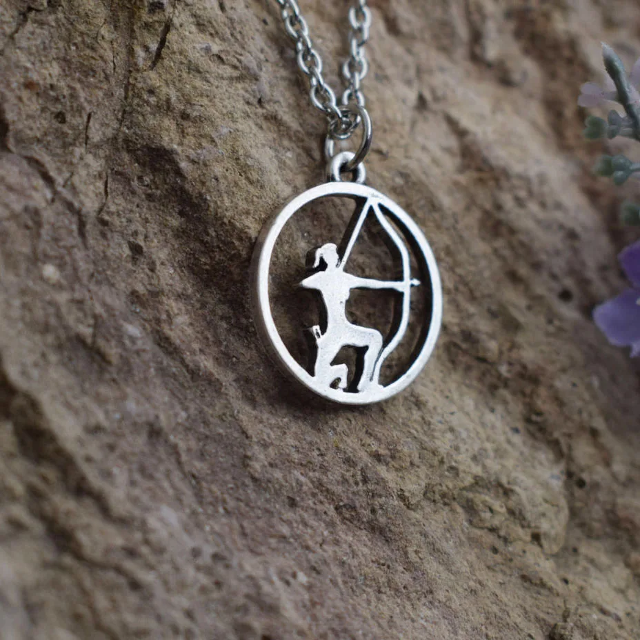 Девушка охотничьи бусы лук и стрелы ювелирные изделия быть смелым сегодня