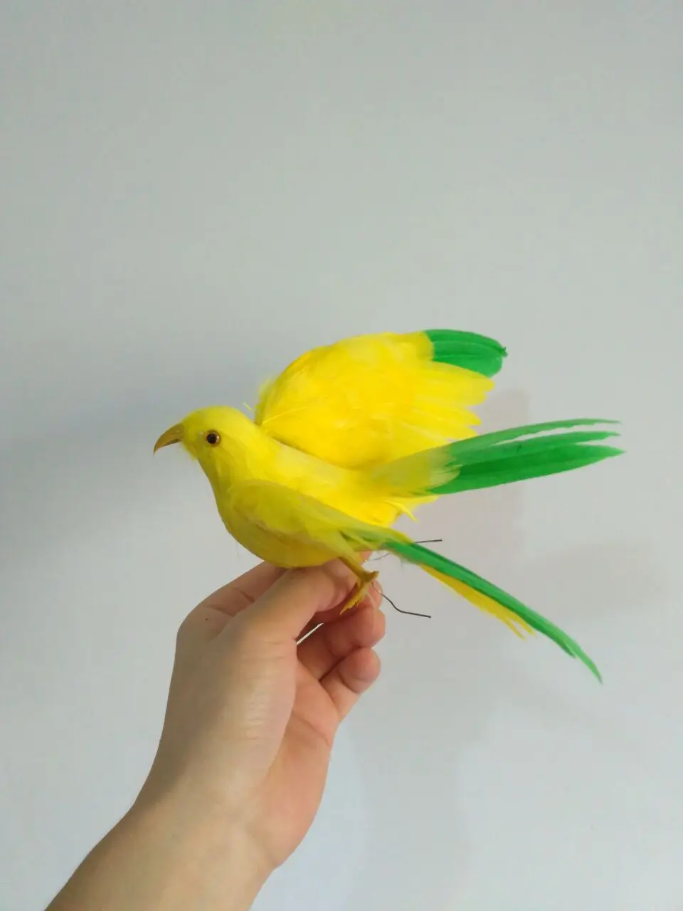 

plastic&feathers yellow&green spreading wings simulation bird about 16x20cm handicraft prop home garden decoration gift p0102