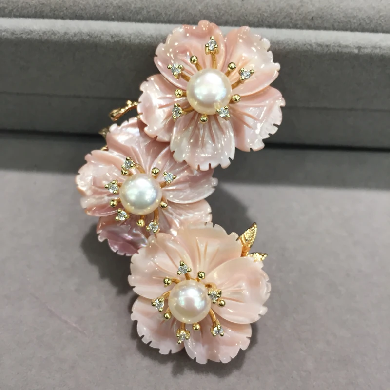 

Romantic 3 flowers natural sea shell flower brooch pins with freshwater pearl pink flower cherry blossom fashion women jewelry