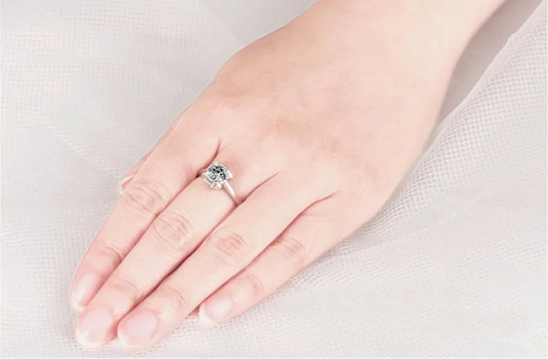 Ювелирные кольца 18 К из белого золота для женщин Moissanite 0.5ct сертифицировано vvs1 обручальное кольцо Настоящее хорошее ювелирное изделие