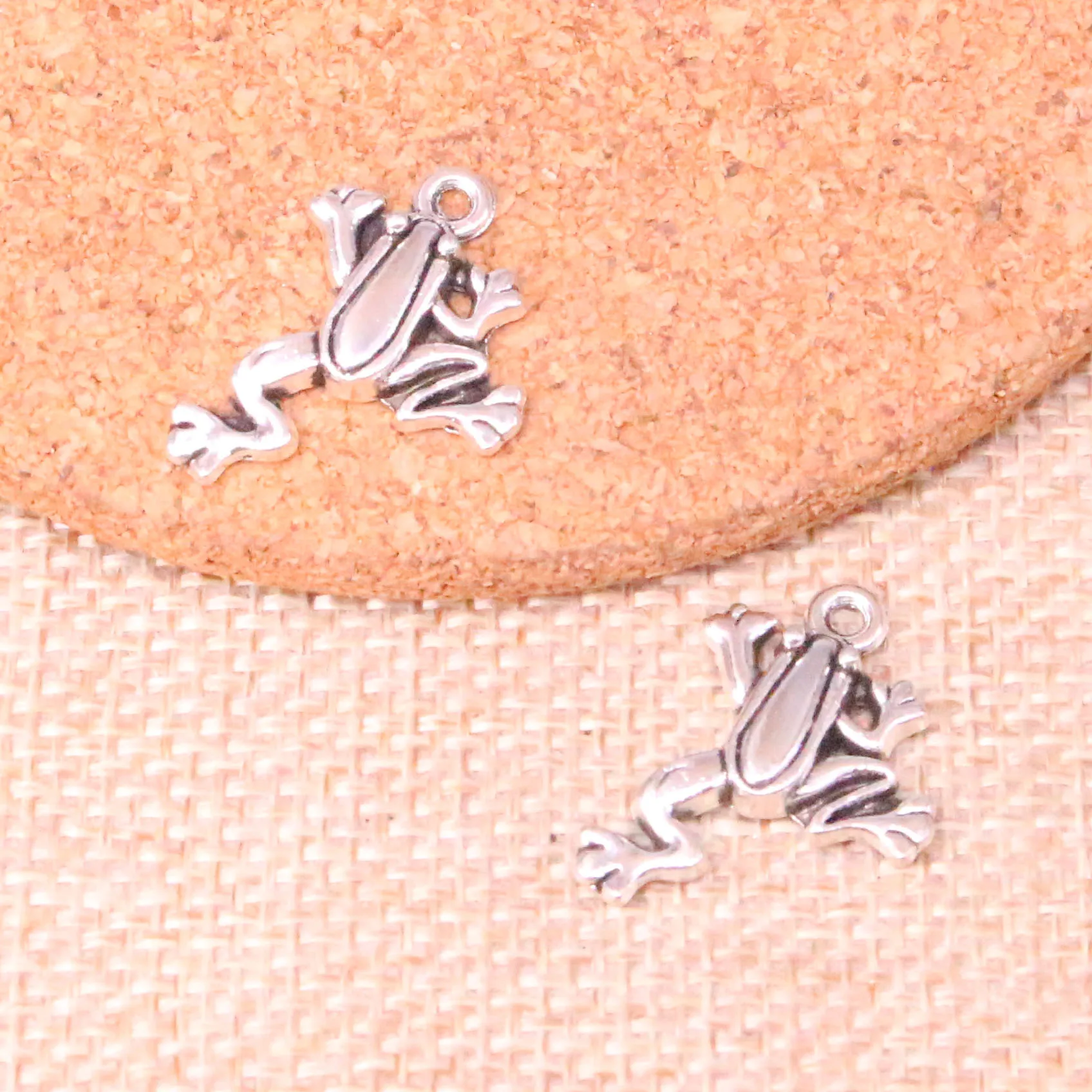 20pcs Antique Silver Plated frog Charms Pendants Fit Jewelry Making Findings Accessories 16*13mm | Украшения и аксессуары