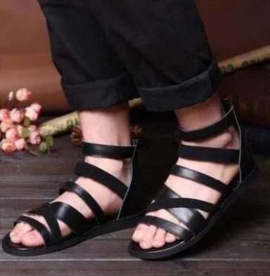 Мужские сандалии-гладиаторы из мягкой кожи на плоской подошве с ремешком