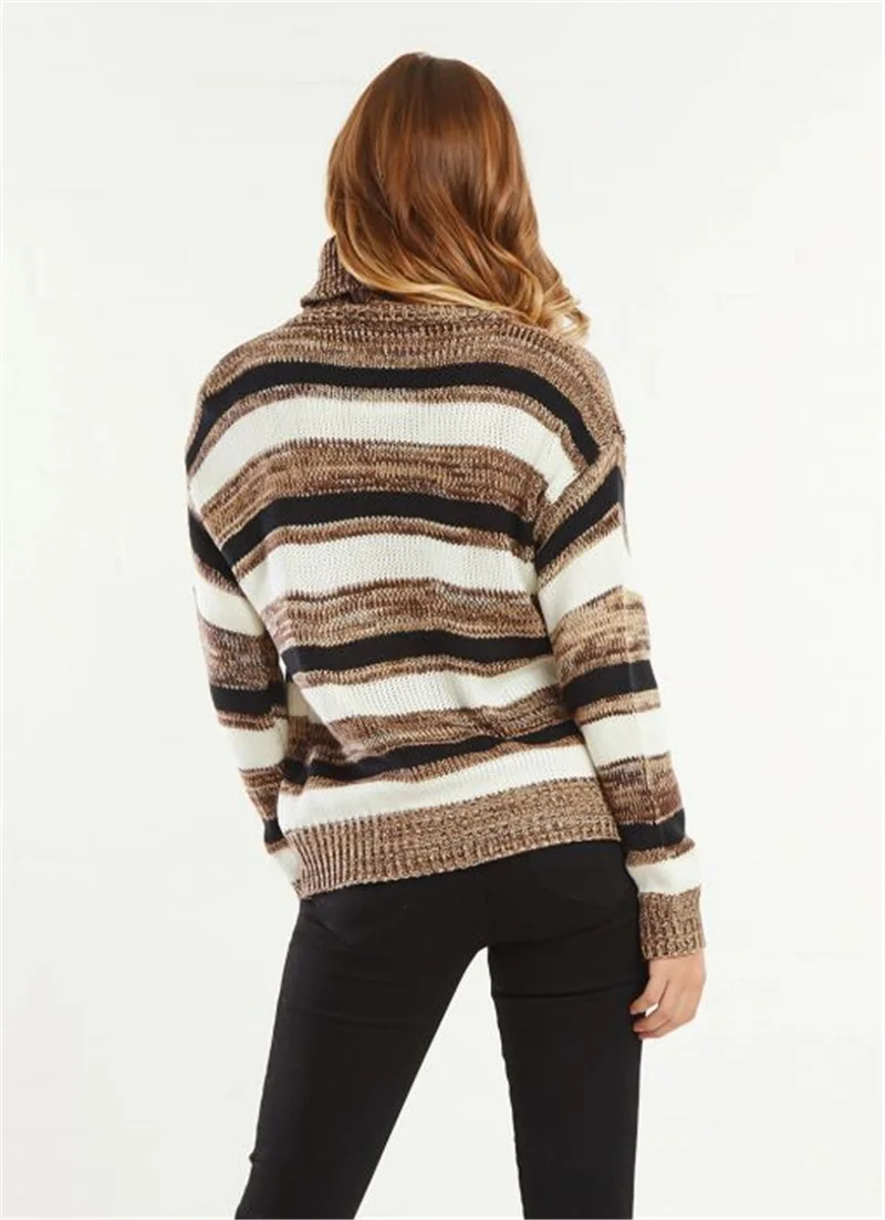 Свитер женский в полоску с длинным рукавом и воротником-хомутом | Женская одежда