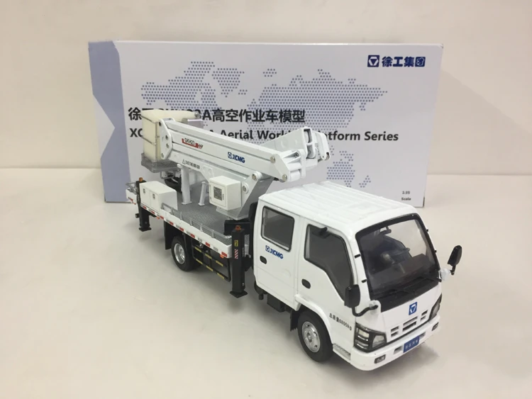 1/35 XCMG GKH23A восходящая спасательная машина воздушная Рабочая платформа белая
