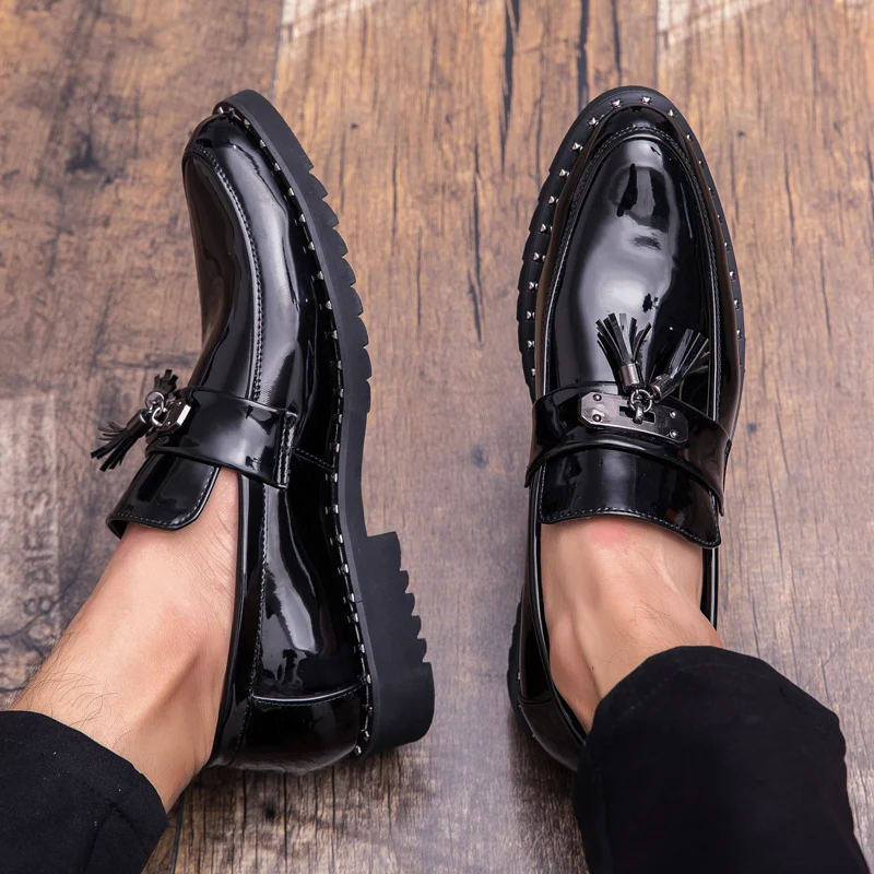 Мужская повседневная кожаная обувь белые и черные классические Лоферы без