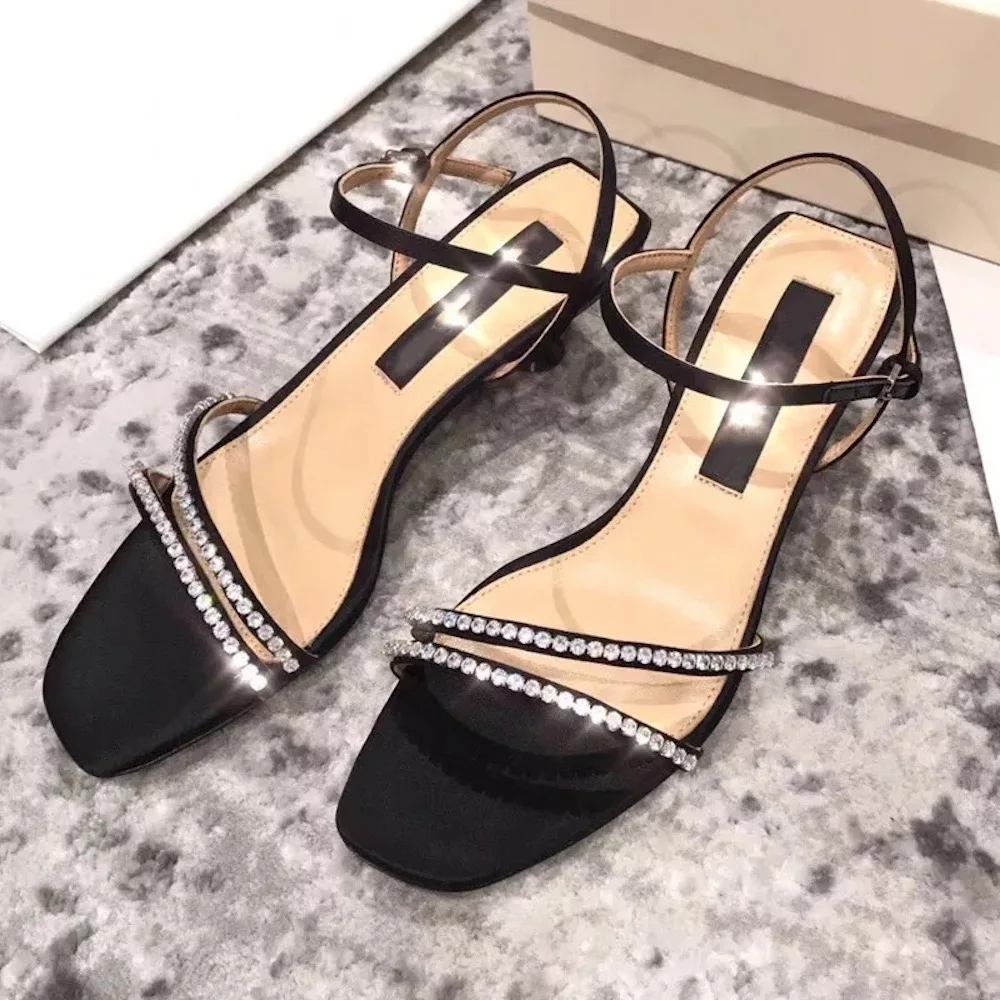 Для женщин новые модные туфли из натуральной кожи Обувь на среднем каблуке