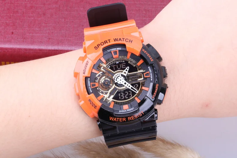 Оригинальность биколор светодио дный Цифровой Студент Открытый спортивные часы