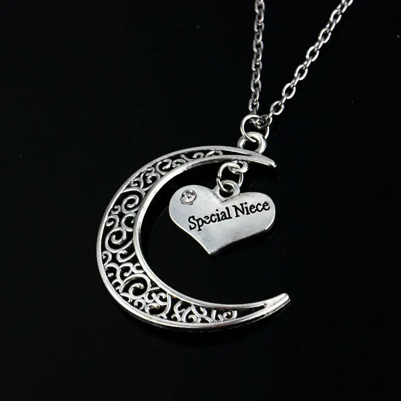 Специальное ожерелье для племянницы с подвеской в виде сердца Луной и