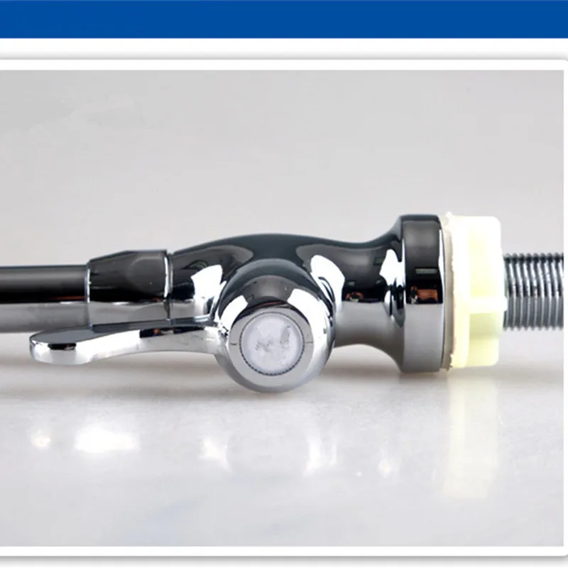 Смеситель для кухонной раковины, ванной или умывальника однорычажный, изготовленный из хромированной латуни, для монтажа на одно отверстие.