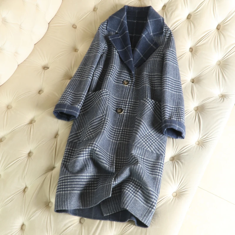 Женское двубортное пальто из 100% шерсти с широкой талией и треугольным вырезом |