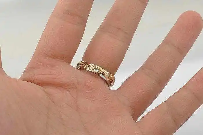 Мужское кольцо из настоящего золота 14 карат с фантастическим драконом 1Ct