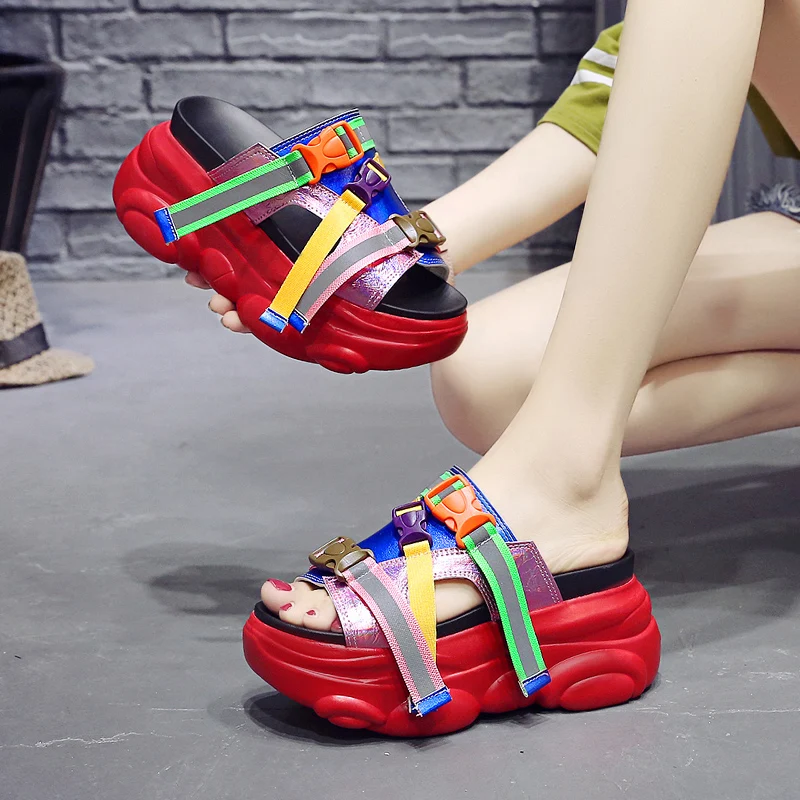 Новинка 2019 года Летние женские сандалии с пряжкой Модная женская обувь на