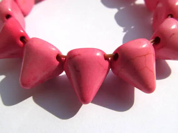 20% от -- партии бирюзовый камень острыми шипами конус розовый красный смешанный