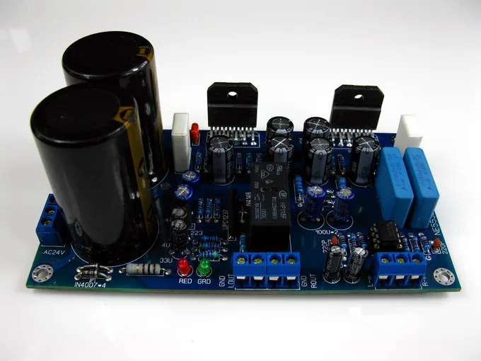 

DIY fever amp NE5532 + LM3886 amplifier with a protective circuit board 2.0 channel 68W * 2 amplifier board