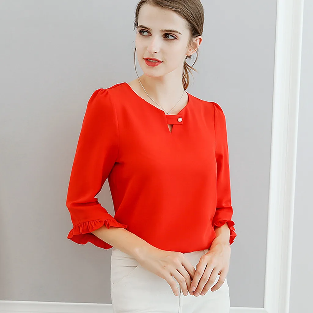 Женская летняя офисная блузка с v образным вырезом и оборками рукав три четверти