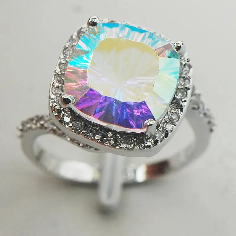 

Женское кольцо из серебра 925 пробы, с кристаллом