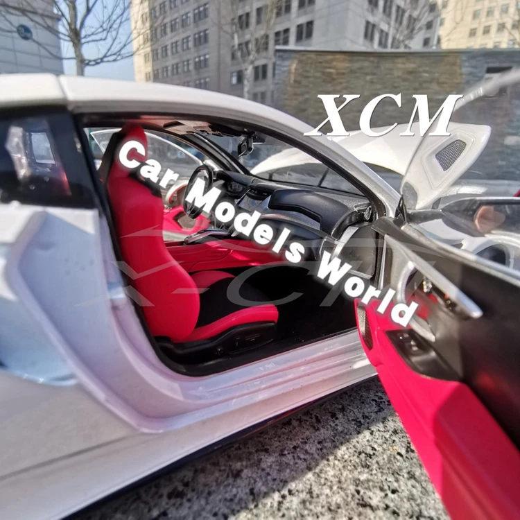 Литая модель автомобиля для KengFai NSX LHD 1:18(белый)+ маленький подарок