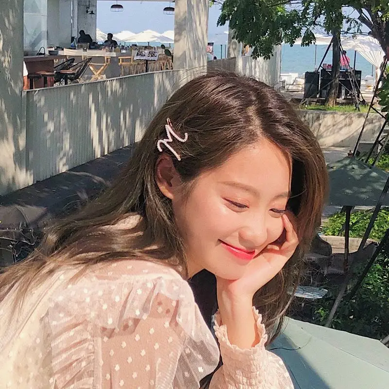 

1 PC Elegant Women's Letter Pearl Hairpins Korean Sweet Girls Hair Clips Barrette Hair Clip Hair Accessories Gifts