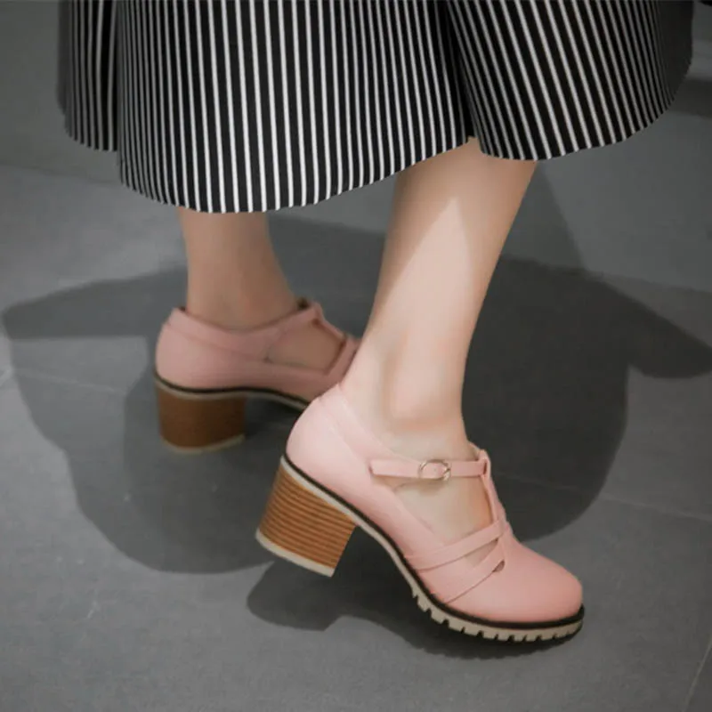Мода Круглый Toe Т-ремень Квадратные Каблуки Женщины Насосы Сладкий Дамы