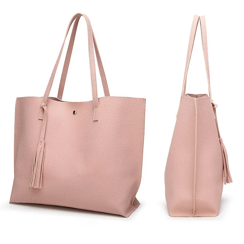 Простая модная женская сумка кожаная однотонная с подвеской и кисточками