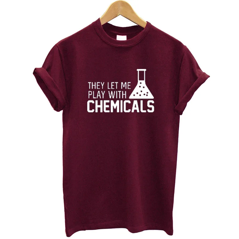 Женская хлопковая футболка с коротким рукавом They Let Me Play with Chemicals Повседневная