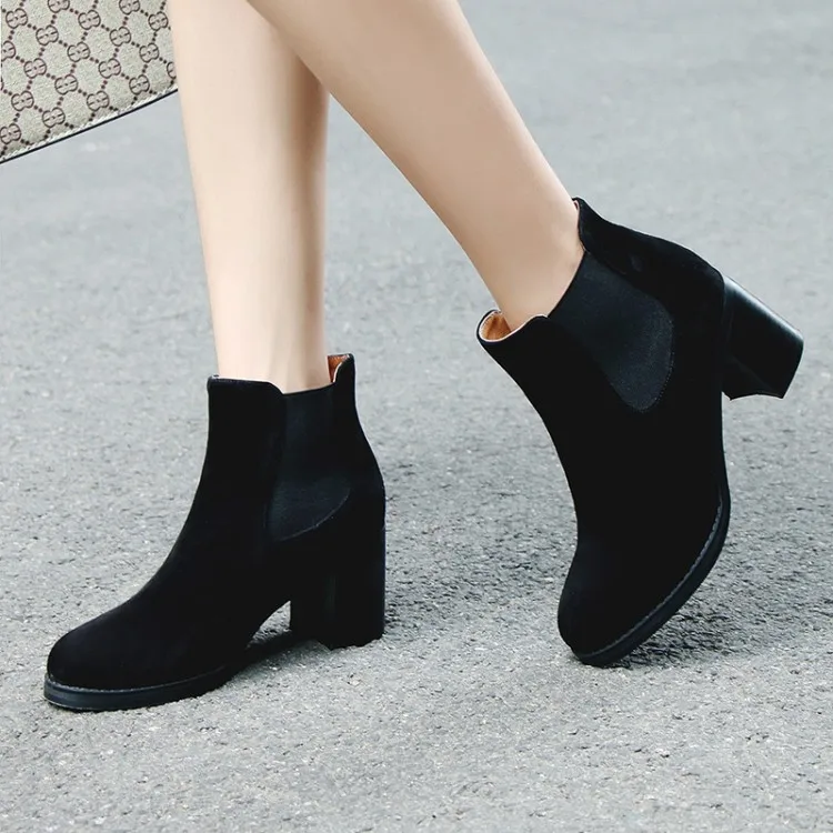 

Women's Shoes