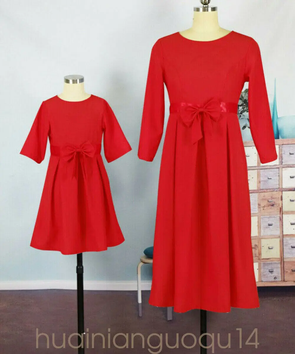 Модное летнее мини платье с бантом для мамы и дочки одинаковое однотонное всей