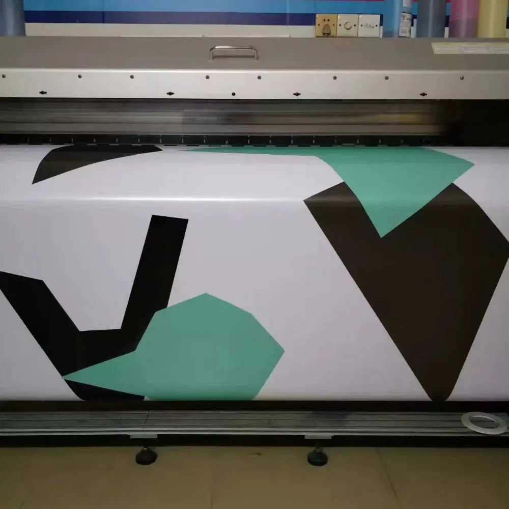 Камуфляжная виниловая автомобильная пленка Тиффани белого и черного цвета с