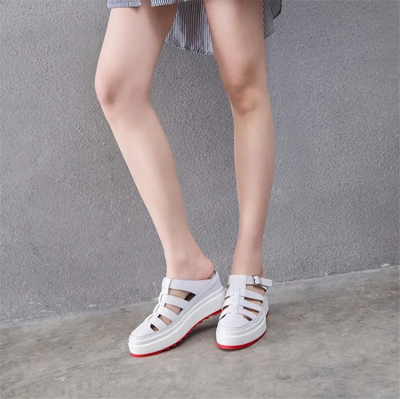 Женские шлепанцы увеличивающие рост Новинка лета 2019 белые женские на толстой