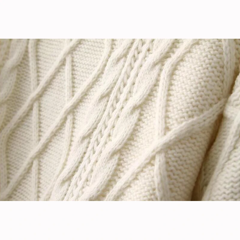 Женское трикотажное теплое платье белое вязаное свитер с высоким воротником и