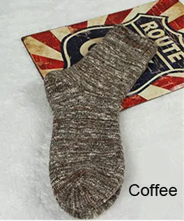 coffee Мужские теплые носки, хлопковые толстые модные мягкие зимние носки, дизайн, удобные дезодорирующие мужские плотные зимние теплые чулки - Цвет: coffee