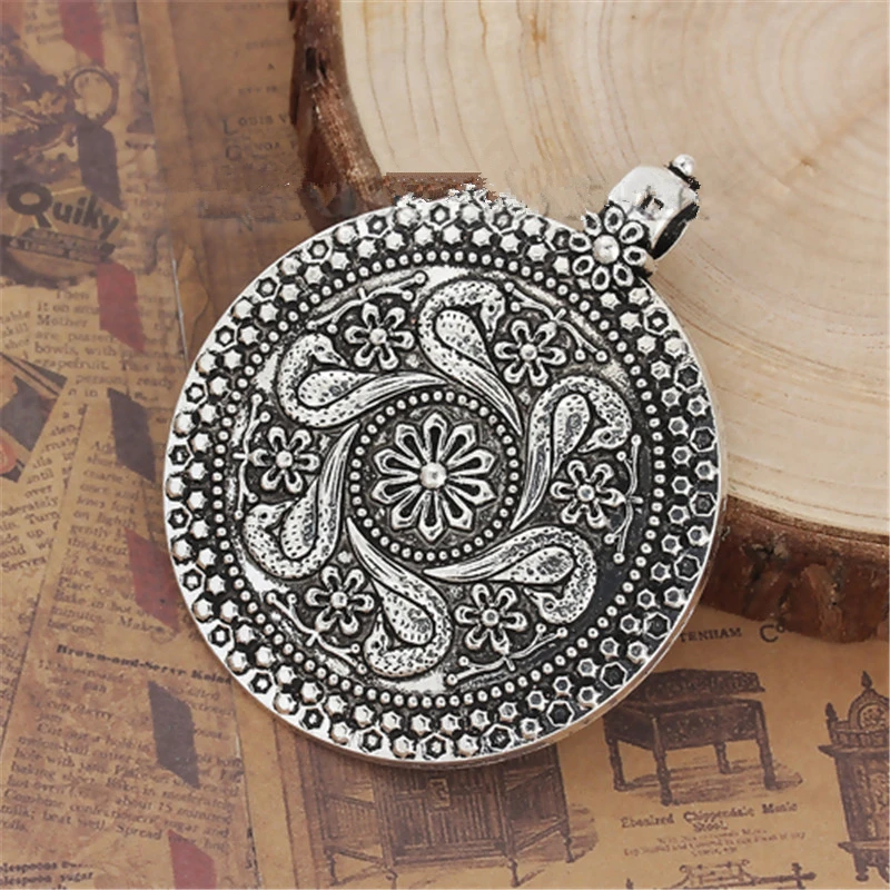 DoreenBeads цинковый сплав Boho Chic Подвески круглое резное античное серебро DIY элементы 71 мм(2 6/") х 59 мм(2 3/8"), 1 штука