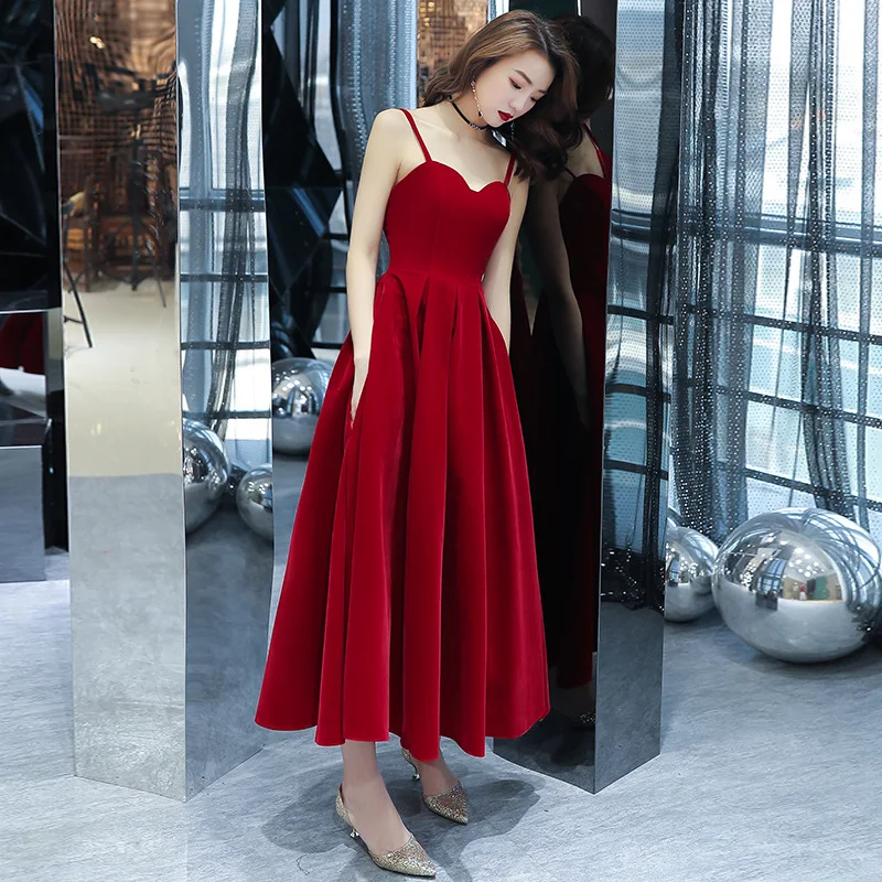 Женское вечернее платье на бретельках Beauty Emily красное без рукавов с открытой