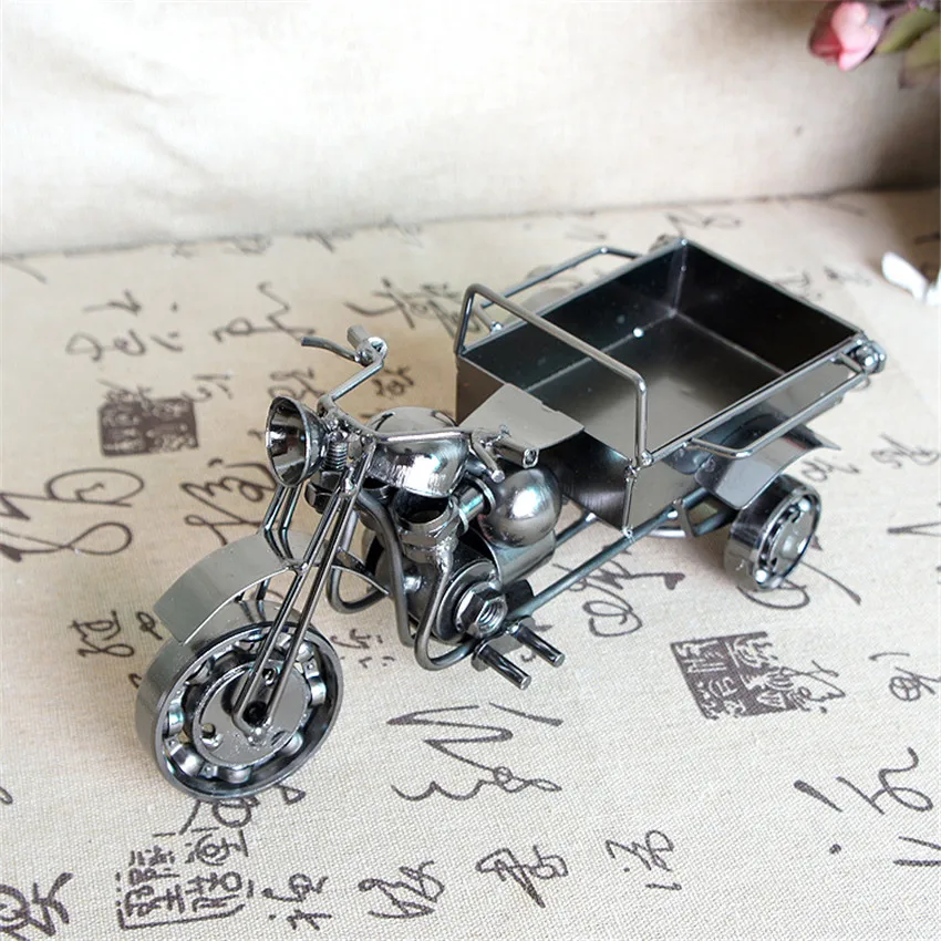 

Hand-made metal metal ring iron decoration craftsmanship handsome three-wheeled motorcycle metal ring figurines Easter