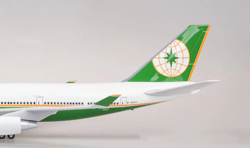 1/157 масштаб 47 см самолет Boeing B747 самолет Тайвань EVA AIR Airline Модель свет и колесо литья под давлением пластик Смола самолет