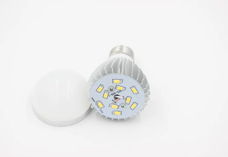10 шт./лот 5 Вт Алюминий теплоотвод 12V Вход светодиодный светильник с E27 основание для низкого напряжения Солнечная система