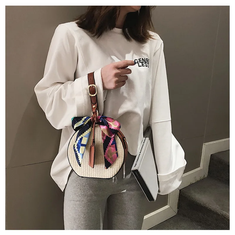 Gradosoo для женщин соломы сумки через плечо Женская мода шарфы круглый седло мешок