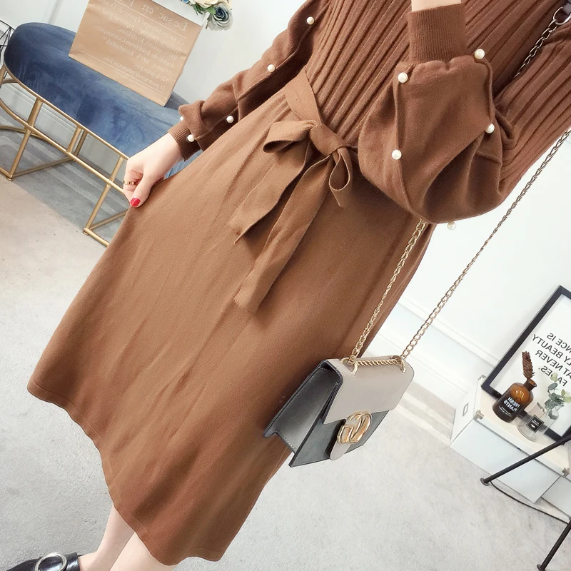 Осенне-зимнее женское трикотажное платье с поясом и рукавами-фонариками длинные