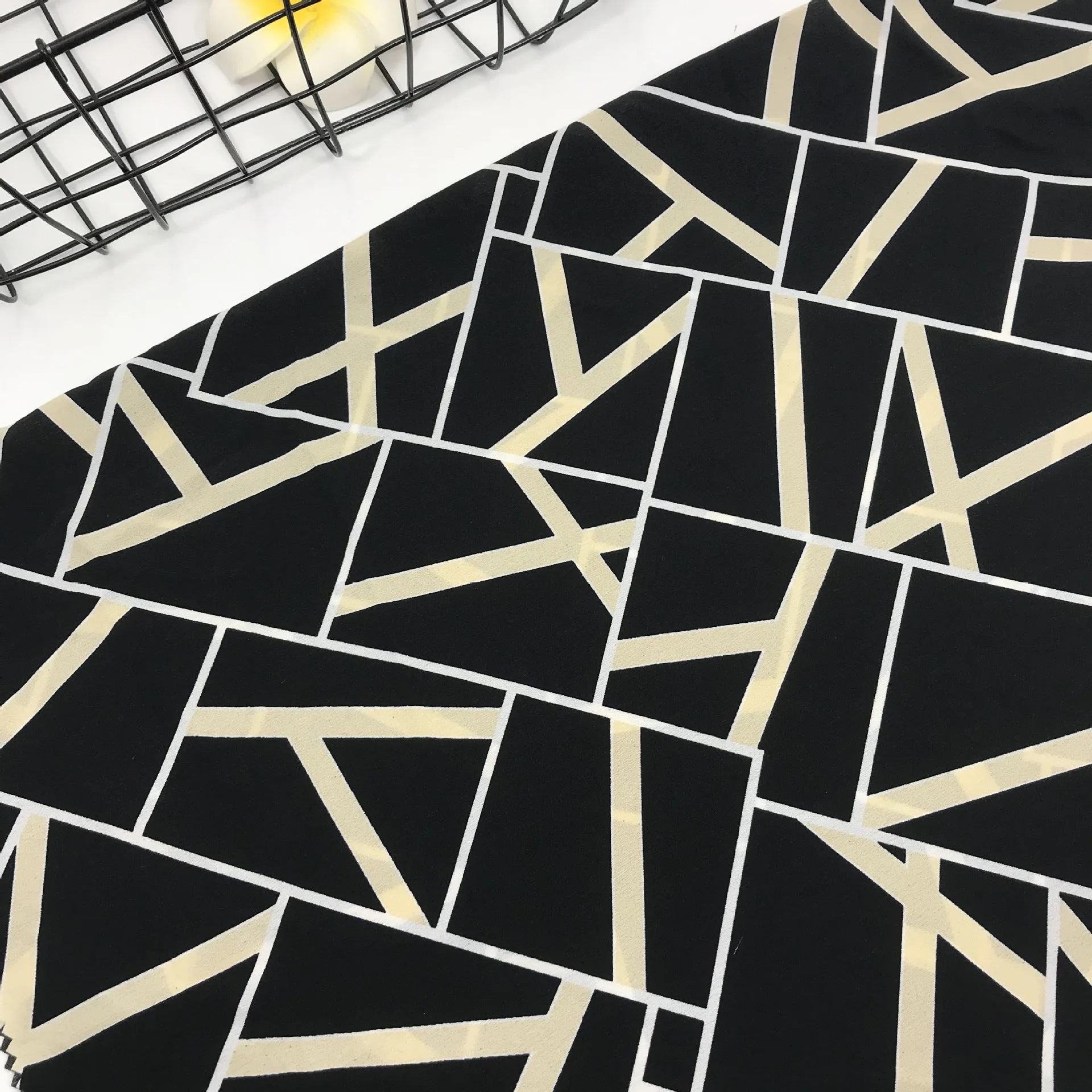 Новая шифоновая Геометрическая Печать ткань атласная стеганая текстильная